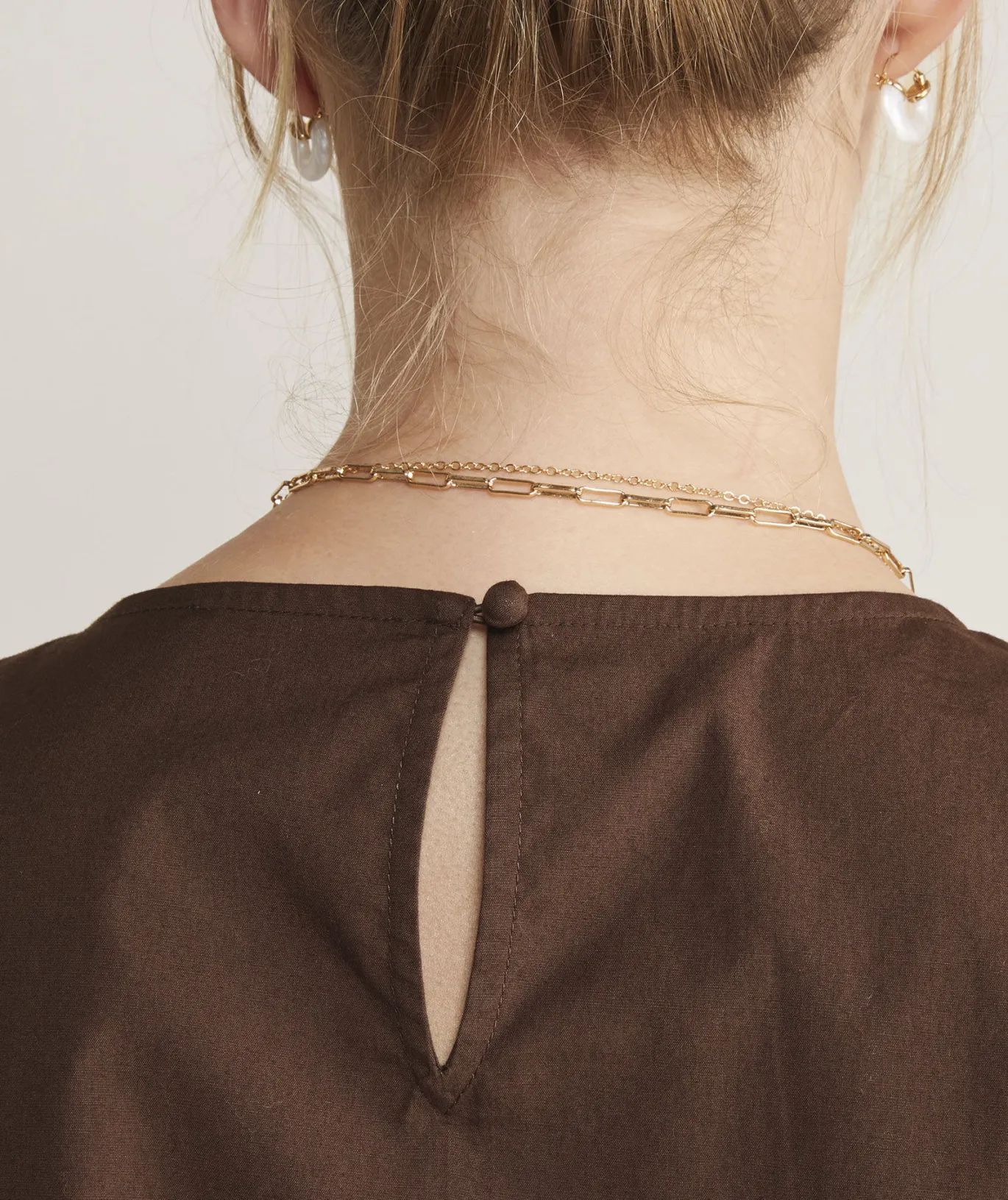 Clip Dot Ruffle Popover