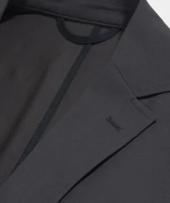 Lightweight On-The-Go Blazer